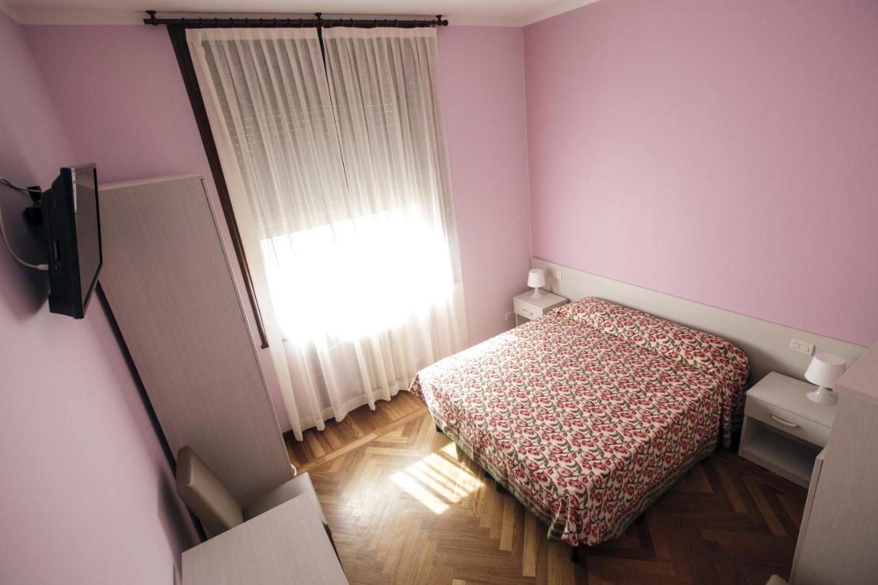 Italy Inn Genua Zimmer foto